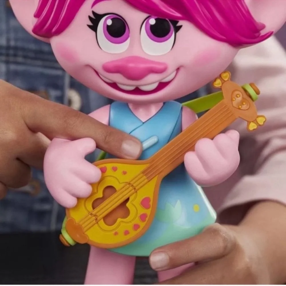 New Dream Works Trolls World Tour Pop-to-Rock Poppy by Hasbro